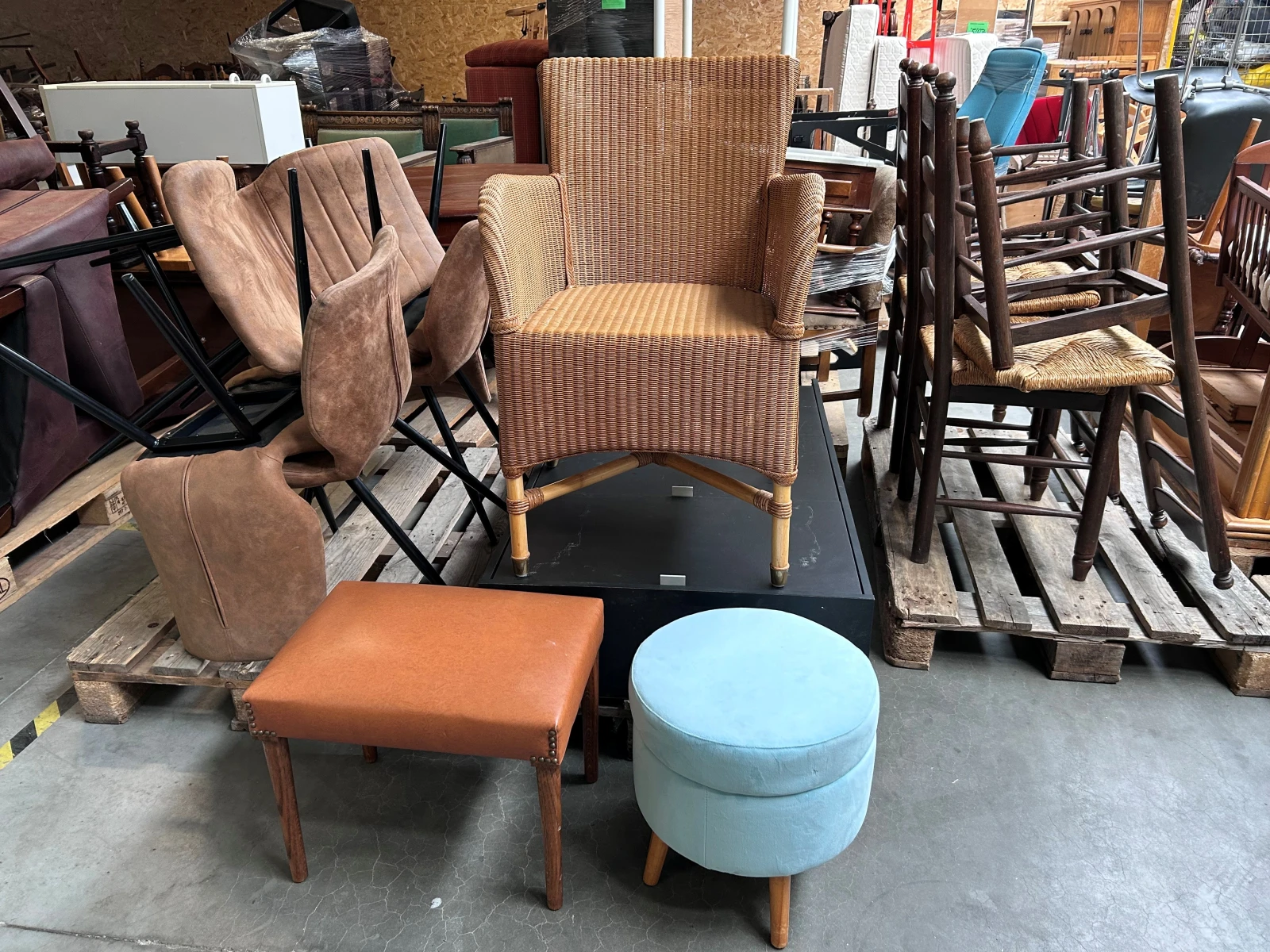 Stockverkoop meubels en huisraad