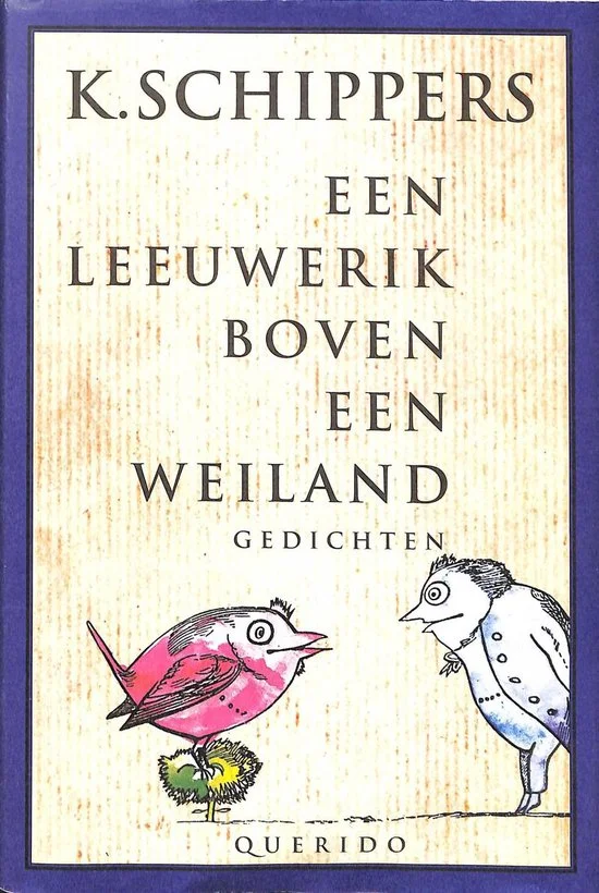 Een leeuwerik boven een weiland