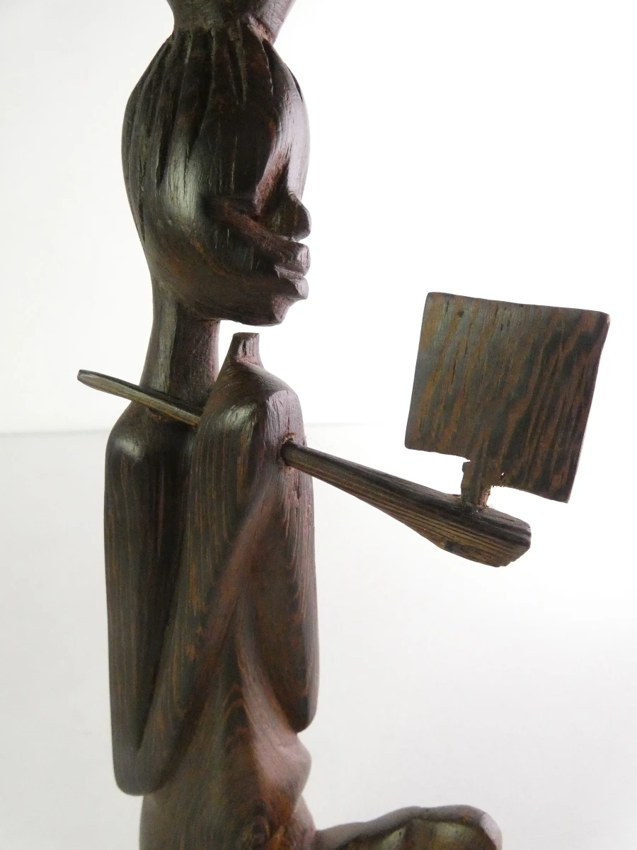 Vintage handgesneden etnische beelden