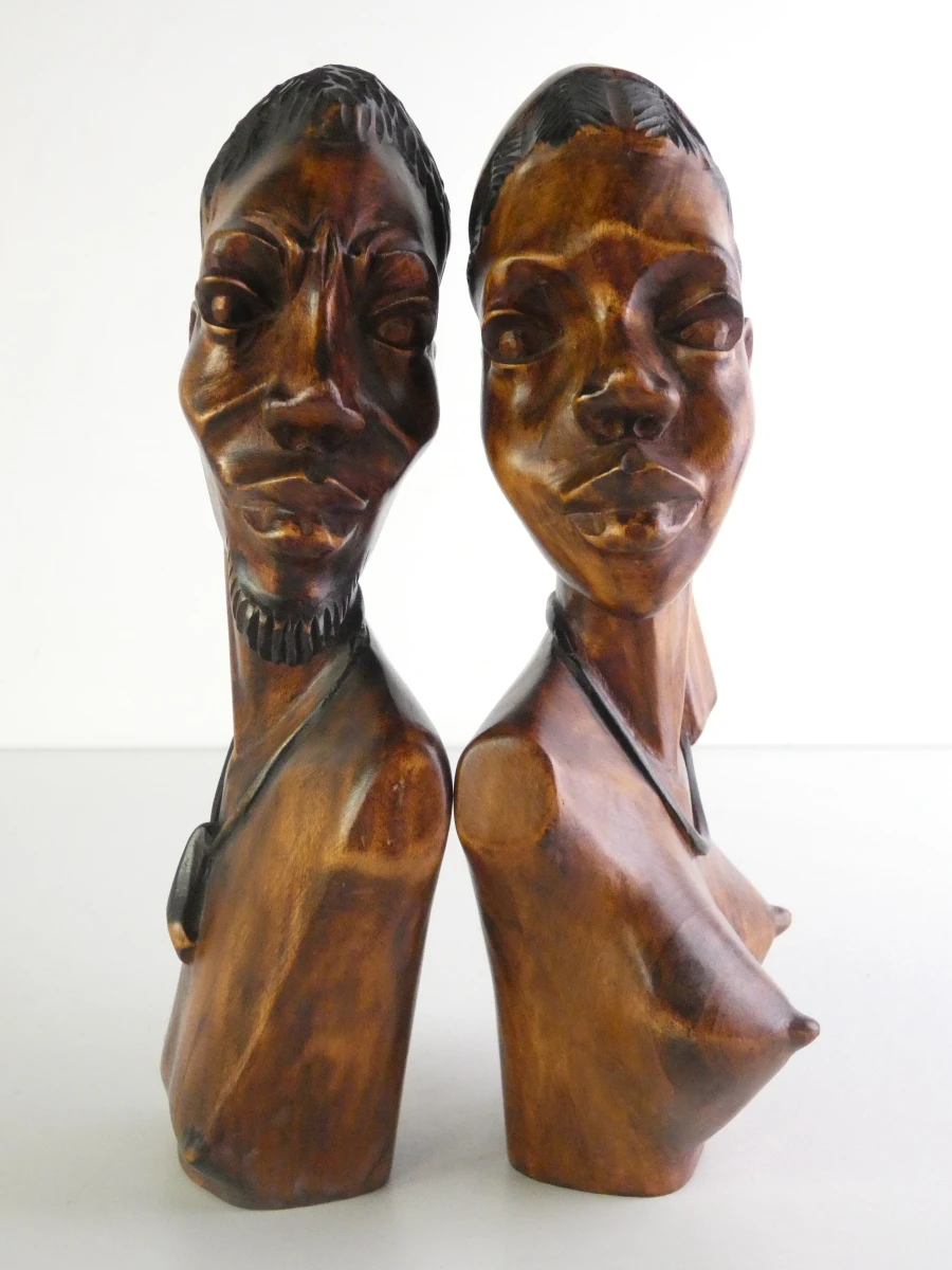 Set van twee handgesneden houten bustes