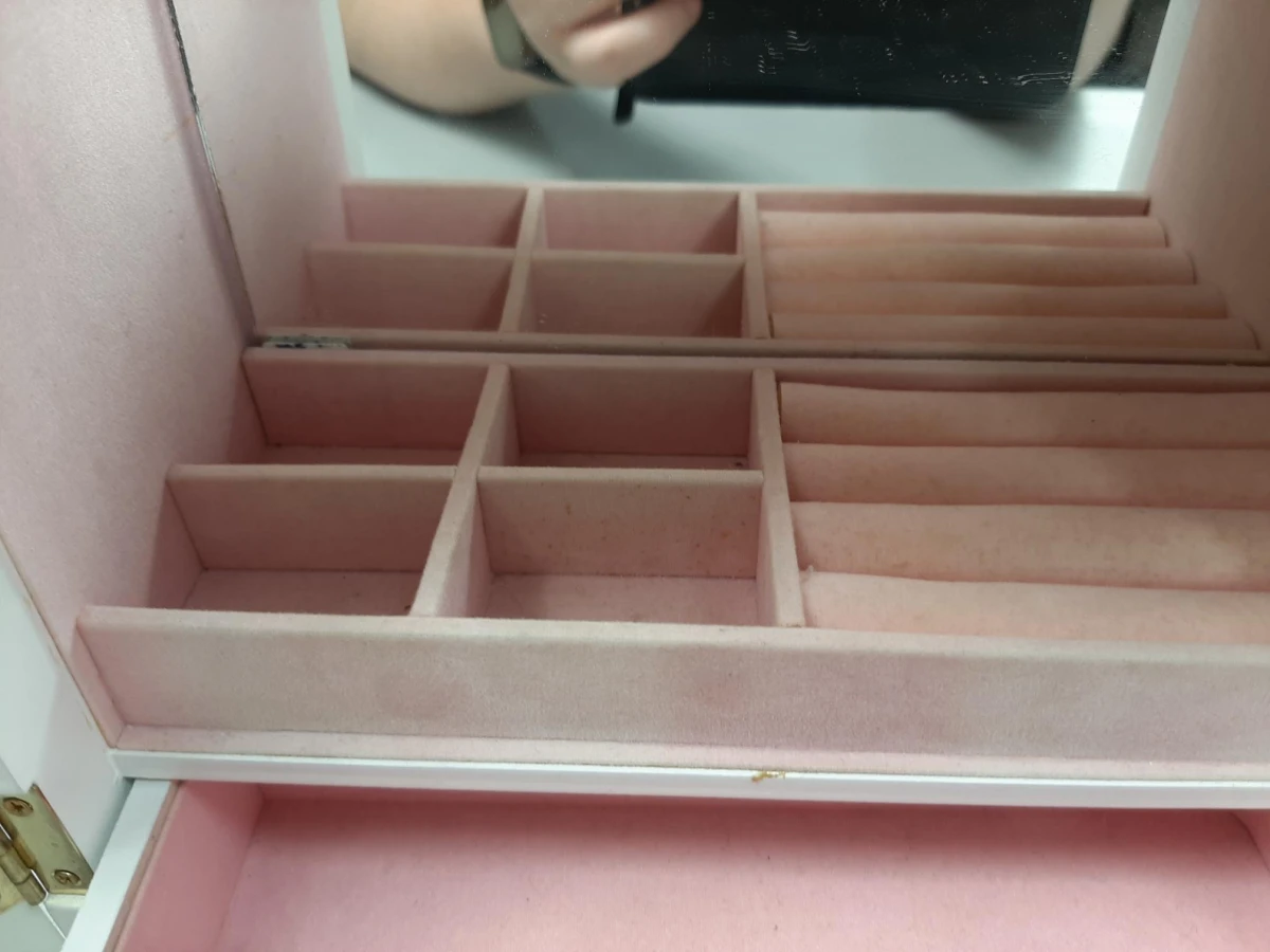 Houten mini juwelen kastje