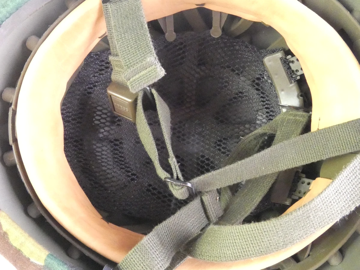 Helm met de VN-Vredesmacht hoes