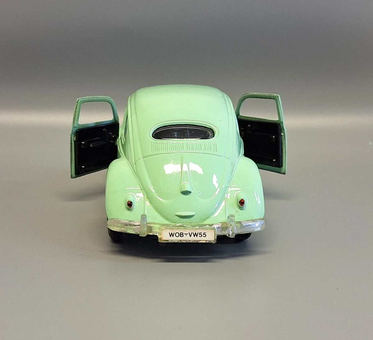 Mintgroene Volkswagen Kever