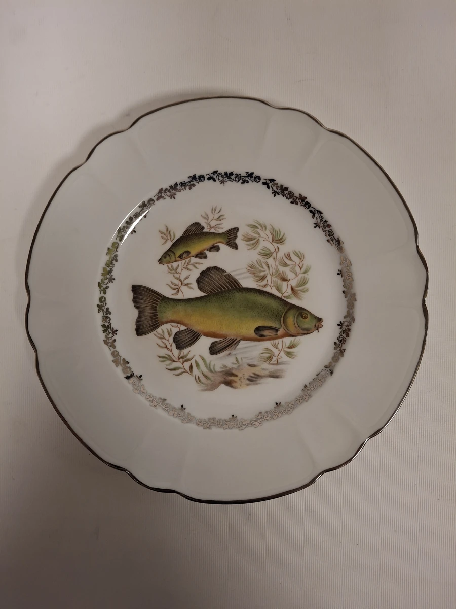 Set van 12 Limoges porseleinen borden met serveerschaal