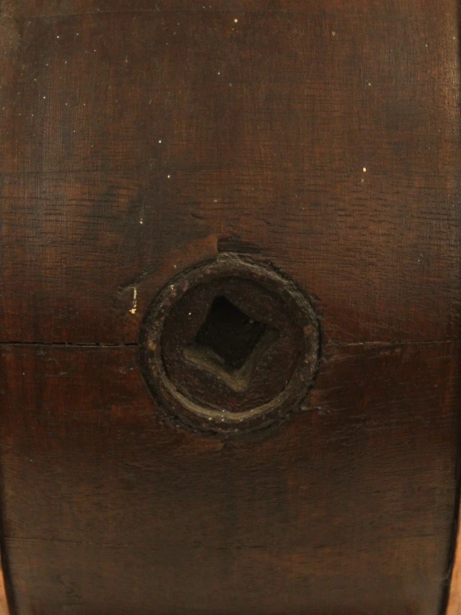 Houten vintage bierton met kranen