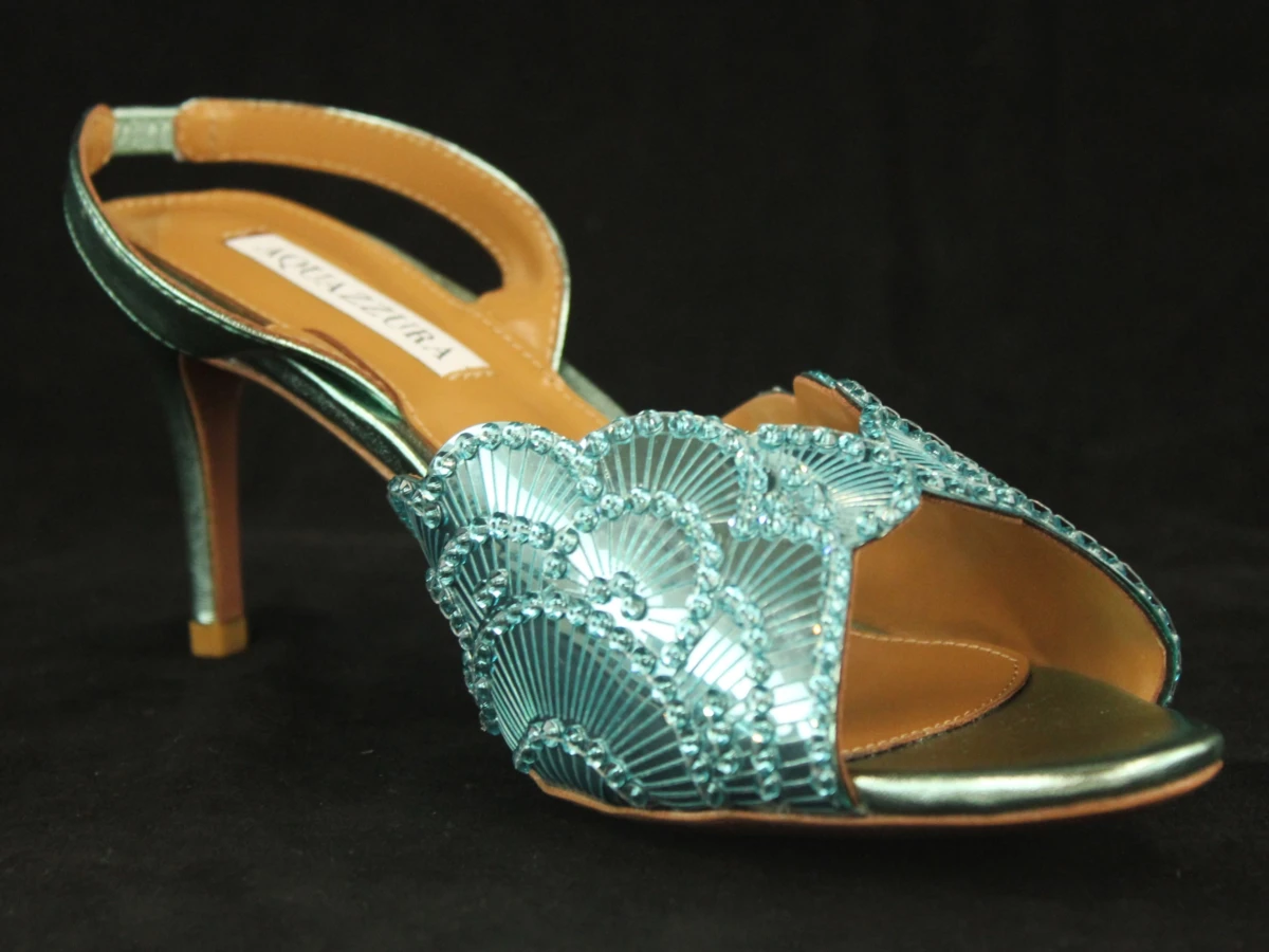Aquazzura slingback hakken met blauwe metalic afwerking in textiel en kalfsleder