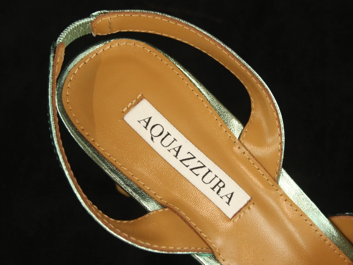 Aquazzura slingback hakken met blauwe metalic afwerking in textiel en kalfsleder