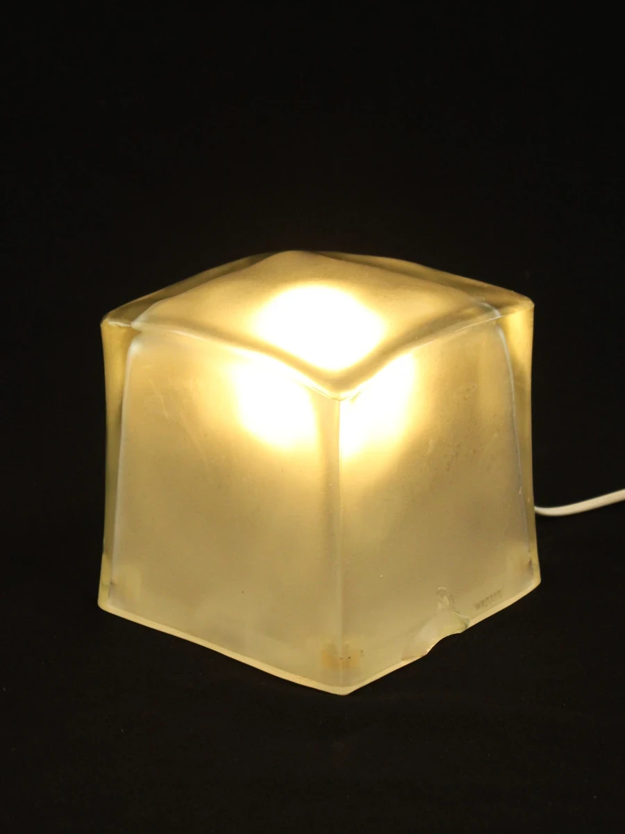 Ikea tafellamp TYP B0012 - Ice Cube Henrik Leander