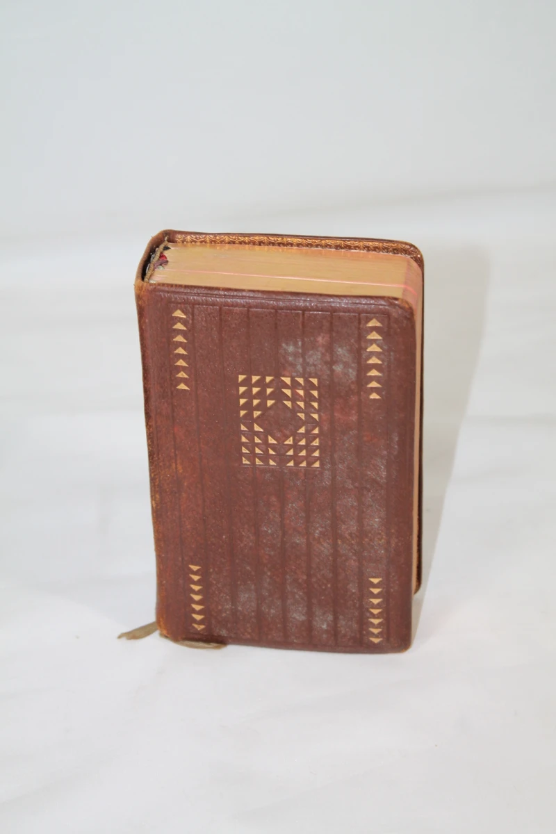 Vintage katholiek missaal (misboek)