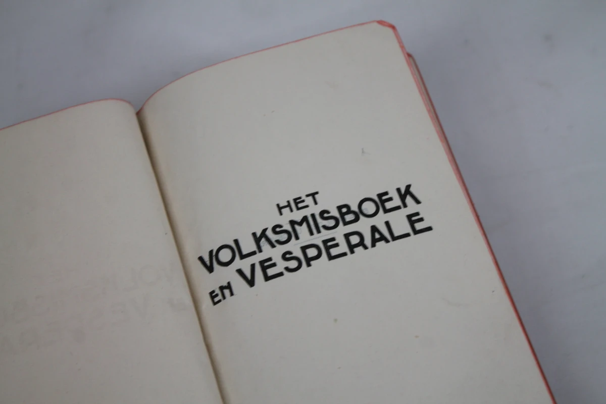 Vintage katholiek missaal (misboek)