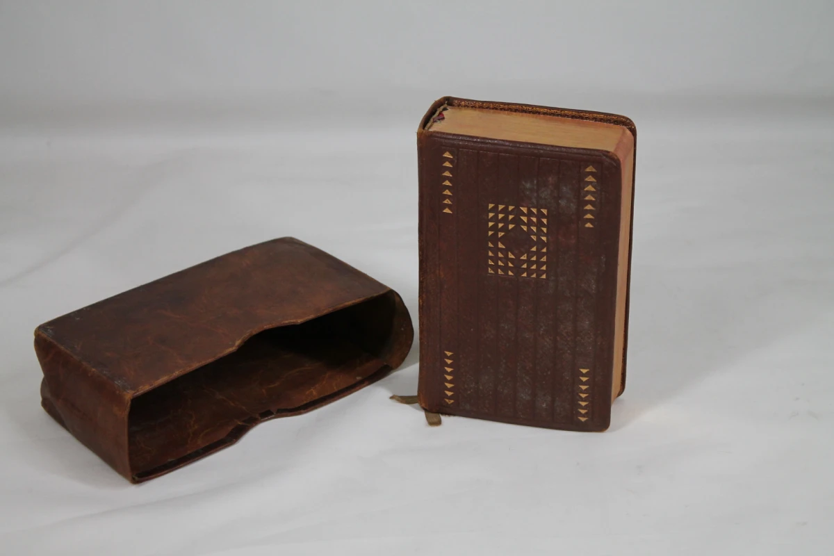 Vintage katholiek missaal (misboek)