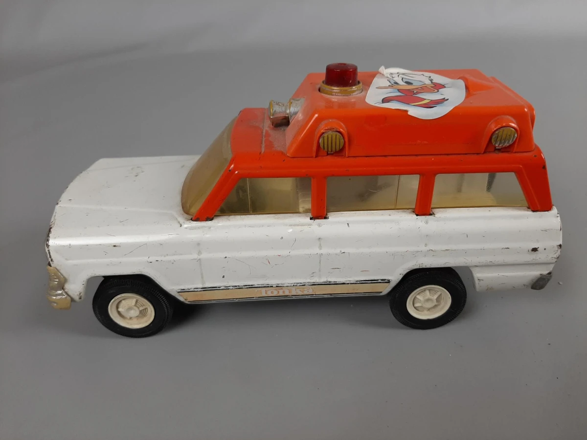 Tonka Jeep Wagoneer Rescue Ambulance