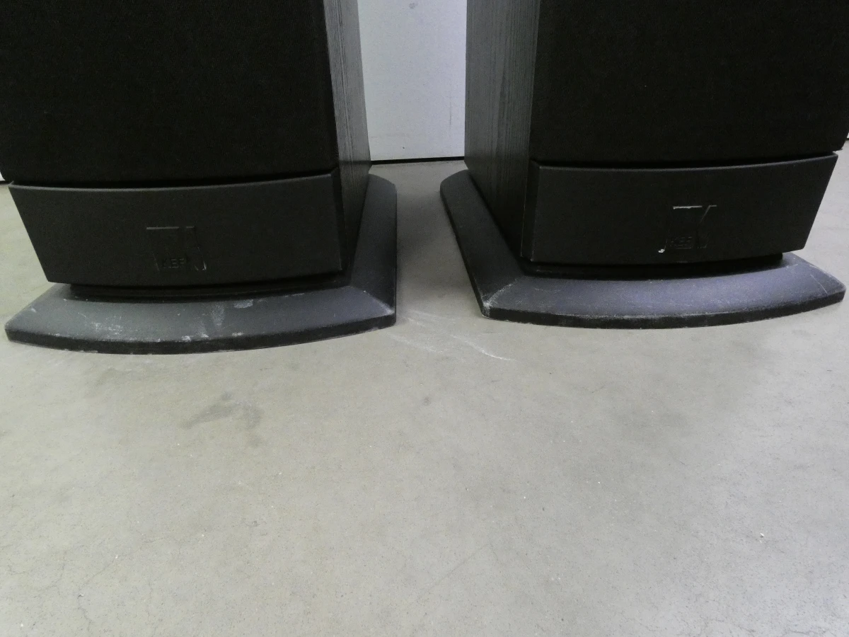 KEF Q70 Tower Speaker Set