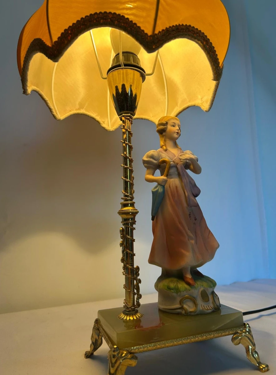 Vintage porseleinen tafellamp