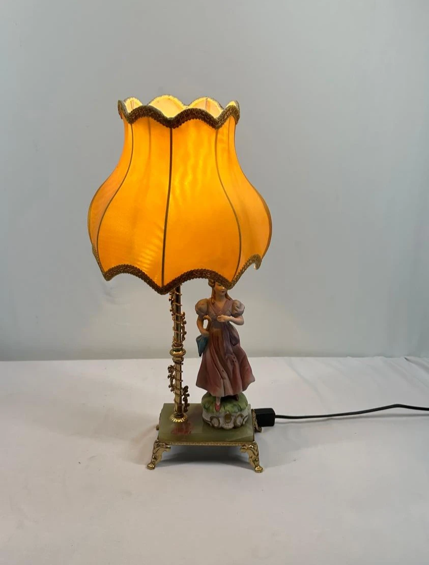 Vintage porseleinen tafellamp