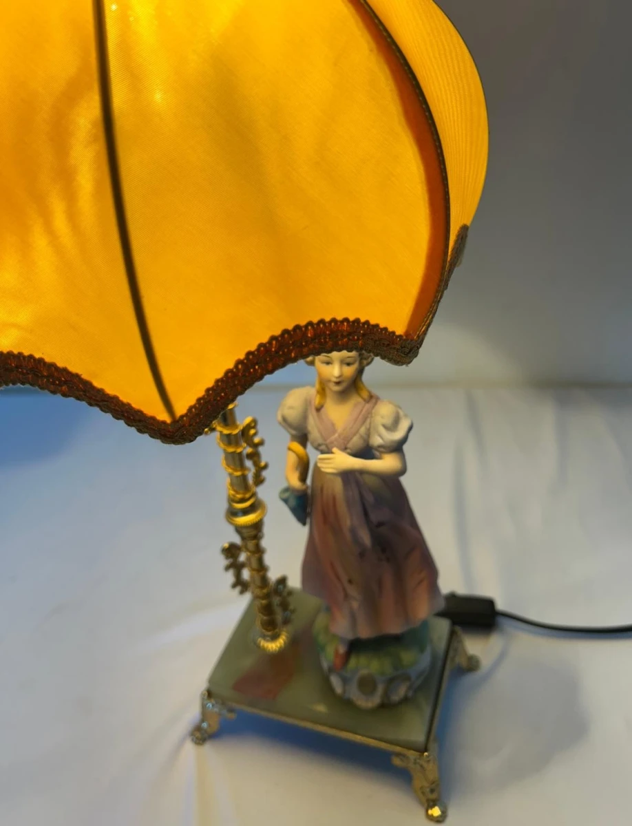 Vintage porseleinen tafellamp