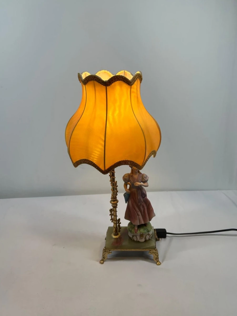 Vintage porseleinen tafellamp