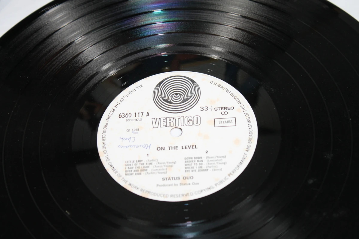 Twee klassieke vinylplaten Status Quo