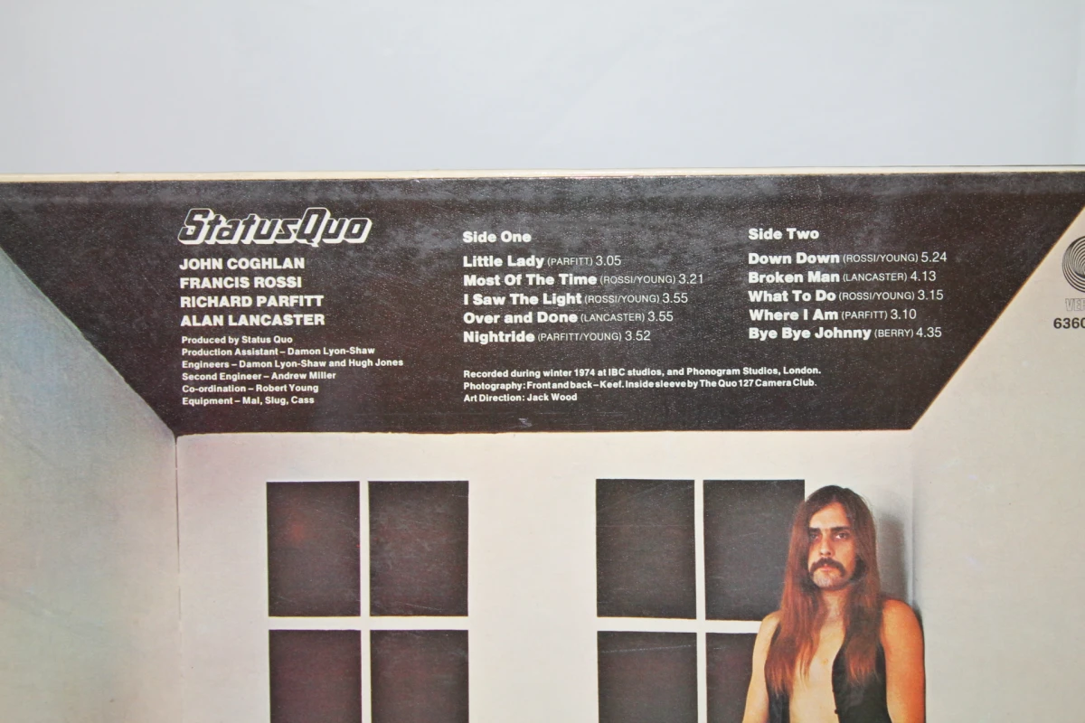 Twee klassieke vinylplaten Status Quo