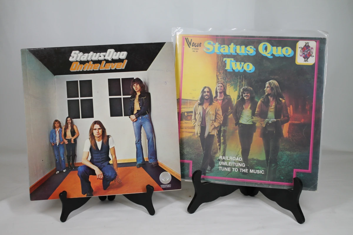 Twee klassieke vinylplaten Status Quo
