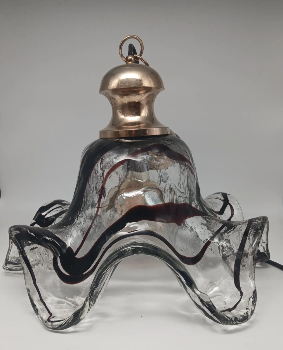 Vintage hanglamp met glazen kap en messing details