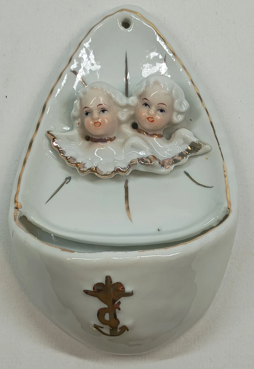 Set van 2 porseleinen wijwatervaatjes
