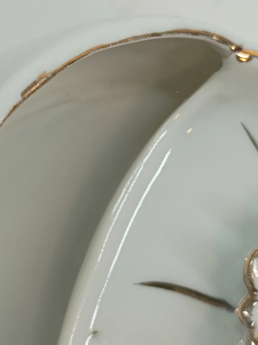Set van 2 porseleinen wijwatervaatjes