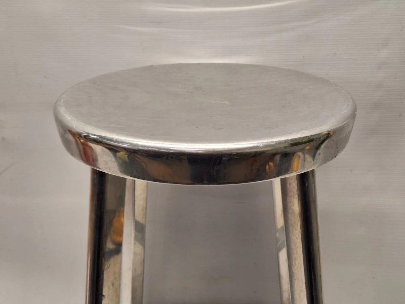 Barkruk: Magis Déjà-vu Stool - Tijdloos Italiaans design van Naoto Fukasawa