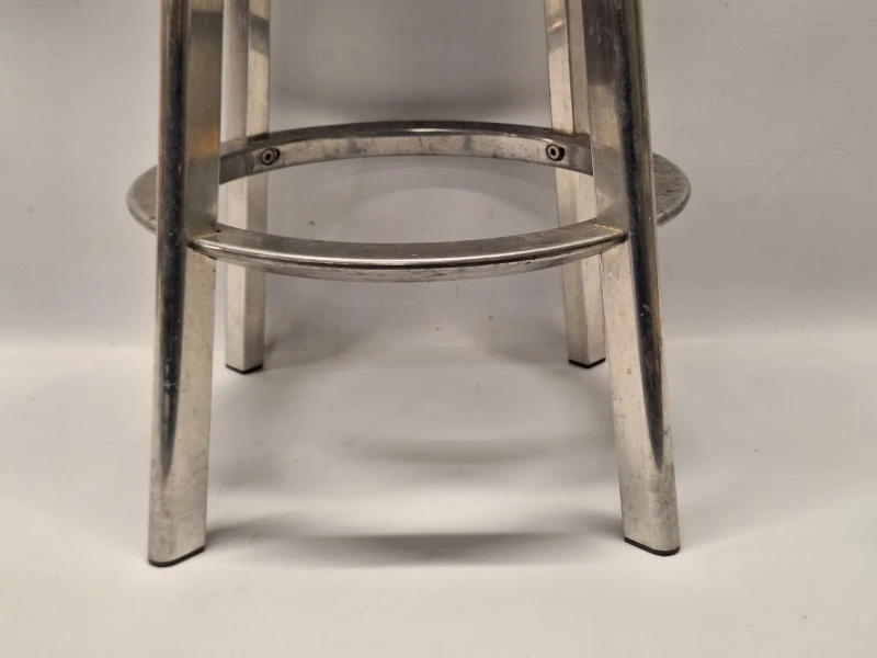Barkruk: Magis Déjà-vu Stool - Tijdloos Italiaans design van Naoto Fukasawa