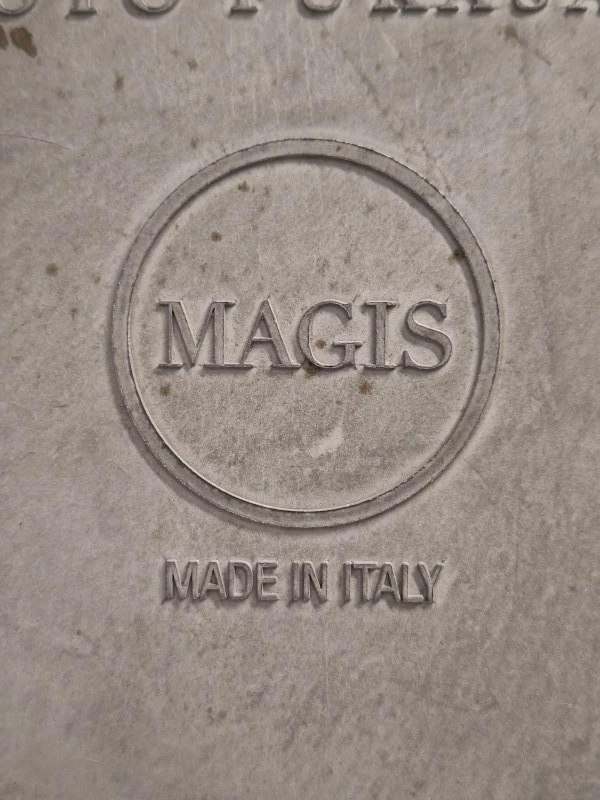 Barkruk: Magis Déjà-vu Stool - Tijdloos Italiaans design van Naoto Fukasawa