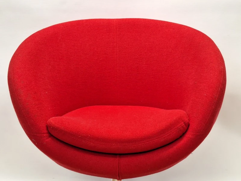 Iconische rode Planet Chair style loungestoel