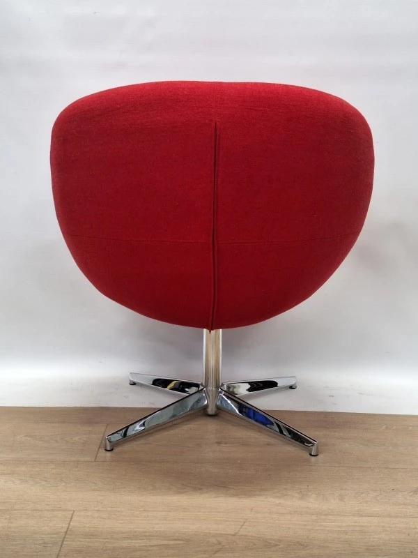Iconische rode Planet Chair style loungestoel