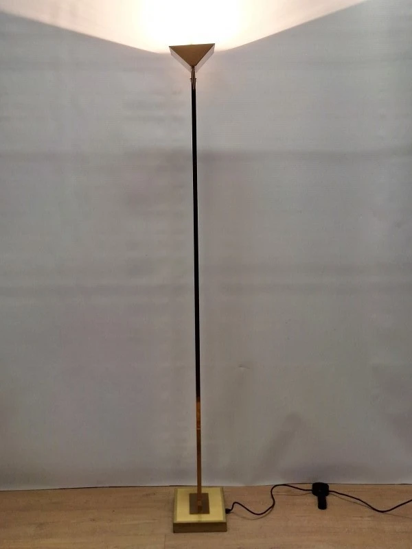 Vintage vloerlamp van Lustrerie Deknudt - Tijdloze klasse in messing