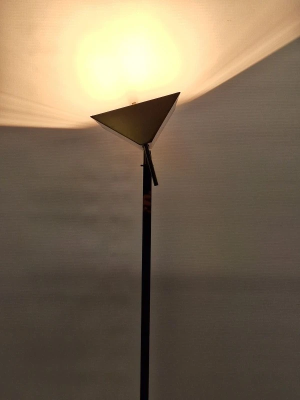 Vintage vloerlamp van Lustrerie Deknudt - Tijdloze klasse in messing