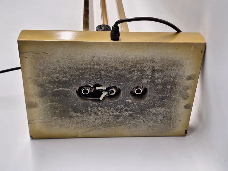 Vintage vloerlamp van Lustrerie Deknudt - Tijdloze klasse in messing