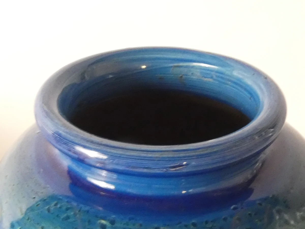 Vintage blauwe keramische vaas