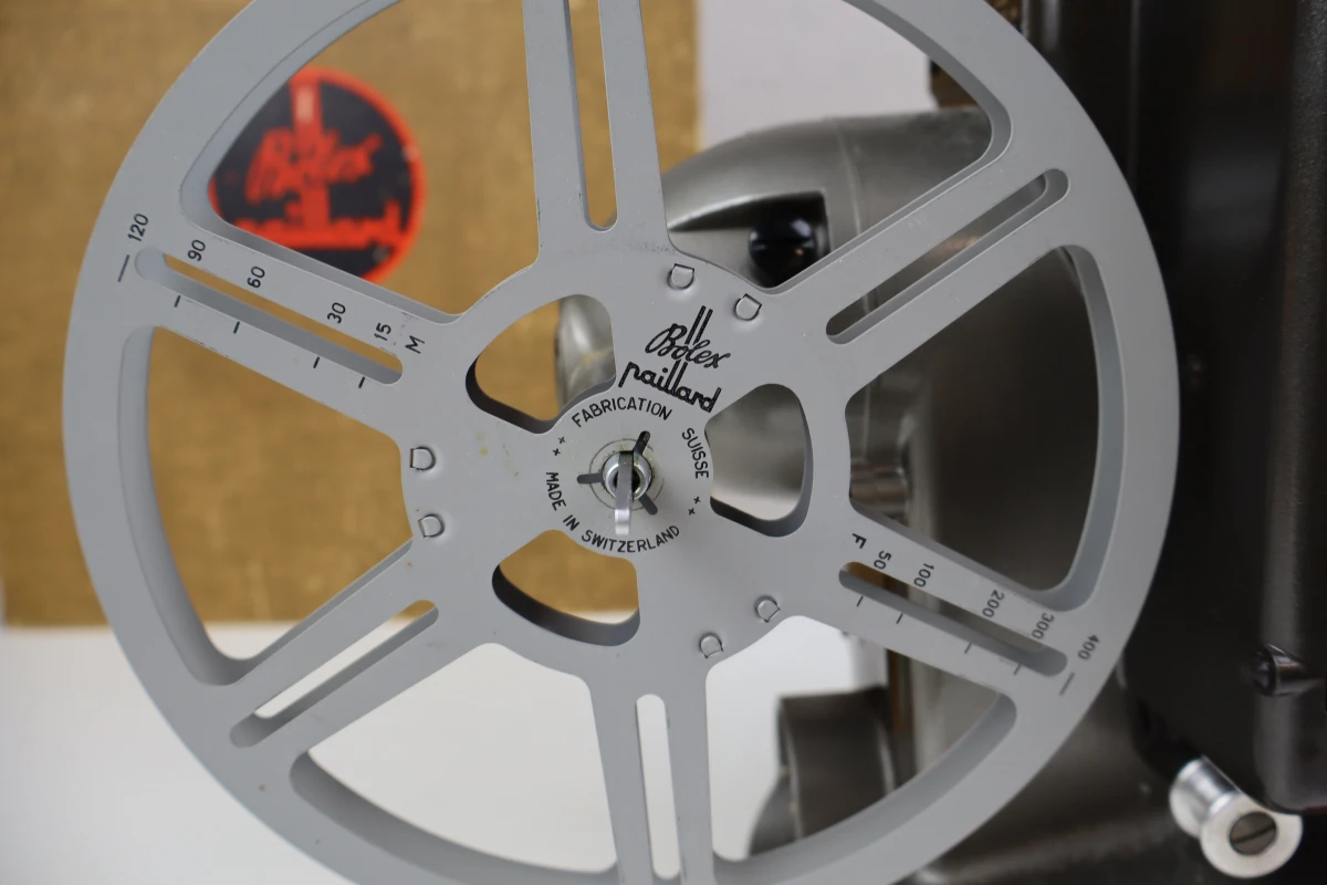 Bolex Paillard M8 filmprojector met filmrollen