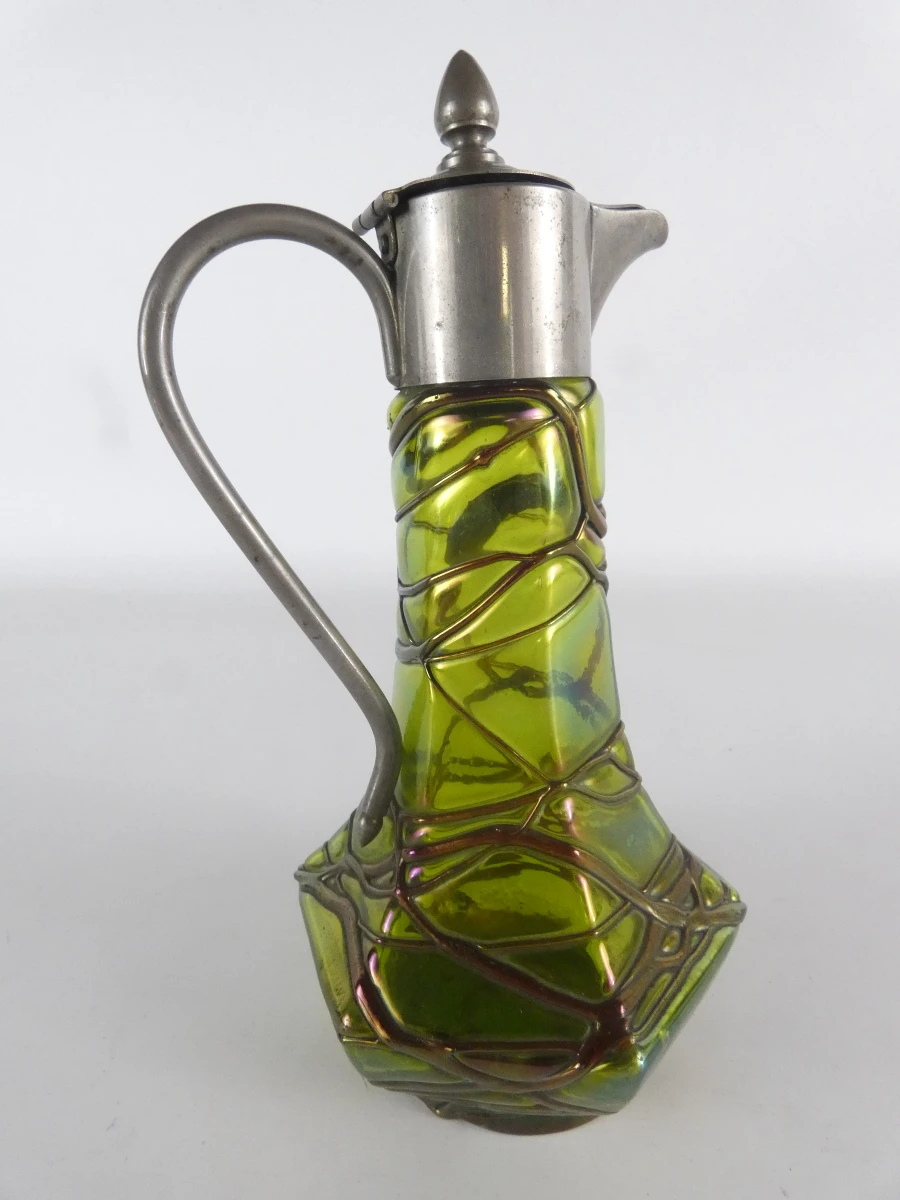 Art Nouveau/Jugendstil kan van iriserend glas (ca. 1895-1915)