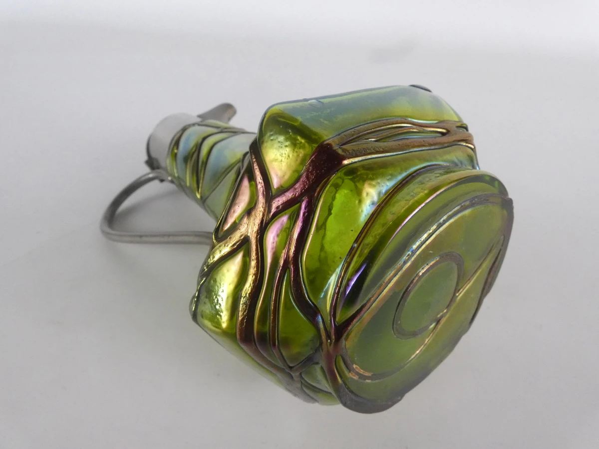 Art Nouveau/Jugendstil kan van iriserend glas (ca. 1895-1915)