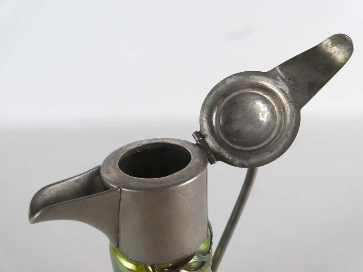 Art Nouveau/Jugendstil kan van iriserend glas (ca. 1895-1915)