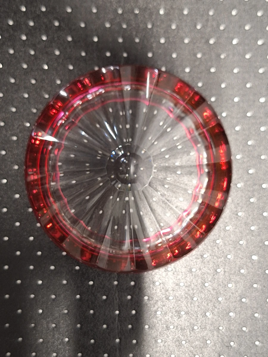 Val Saint Lambert 'Eliane' bonbonnière in canneberge kristal - Ontwerp Charles Graffart