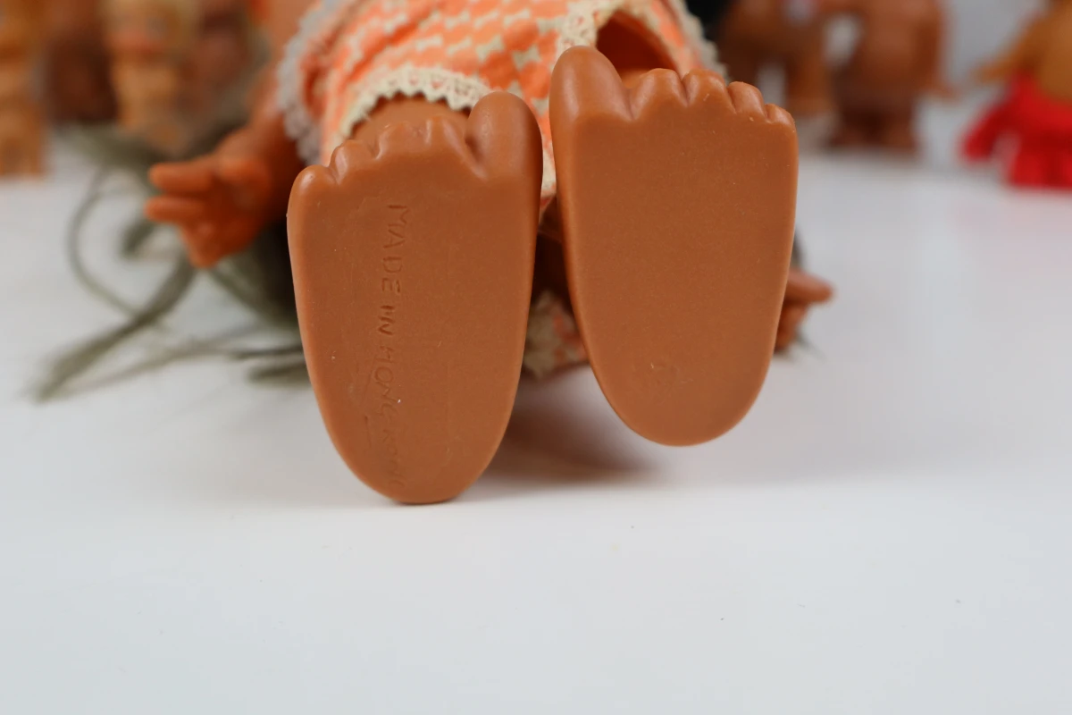 Lot van 16 vintage kawaii poppetjes uit Hongkong
