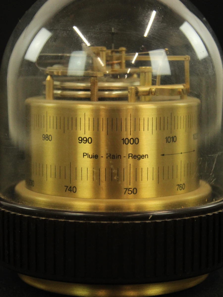 Barigo barometer met glazen koepel