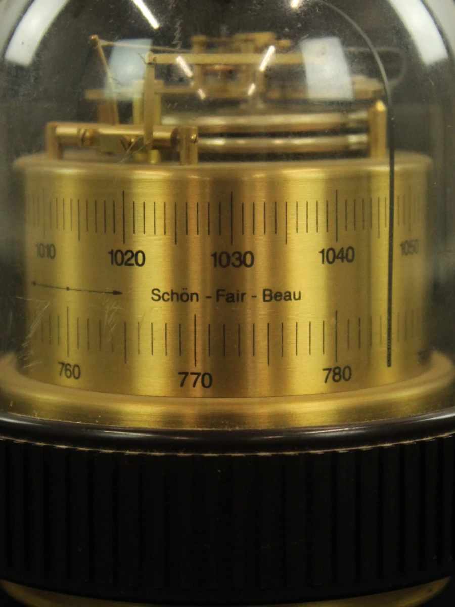 Barigo barometer met glazen koepel