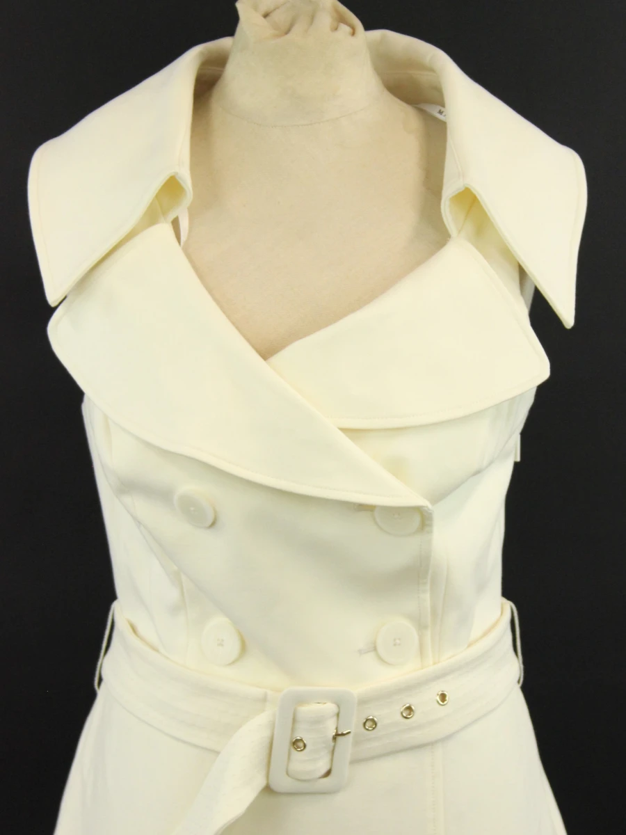 Marciano by Guess - elegante, crèmekleurige ceintuurjurk met knappe kraag