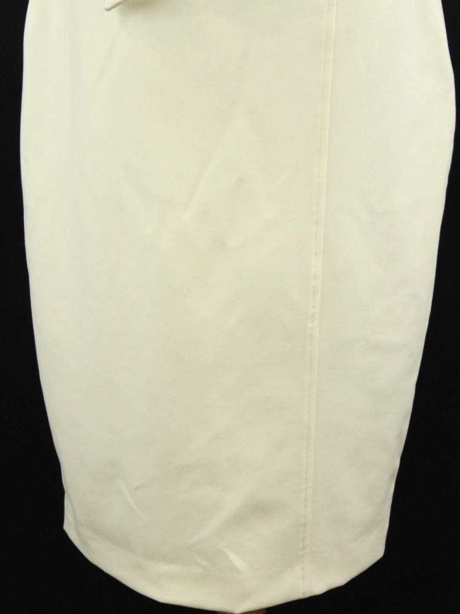 Marciano by Guess - elegante, crèmekleurige ceintuurjurk met knappe kraag