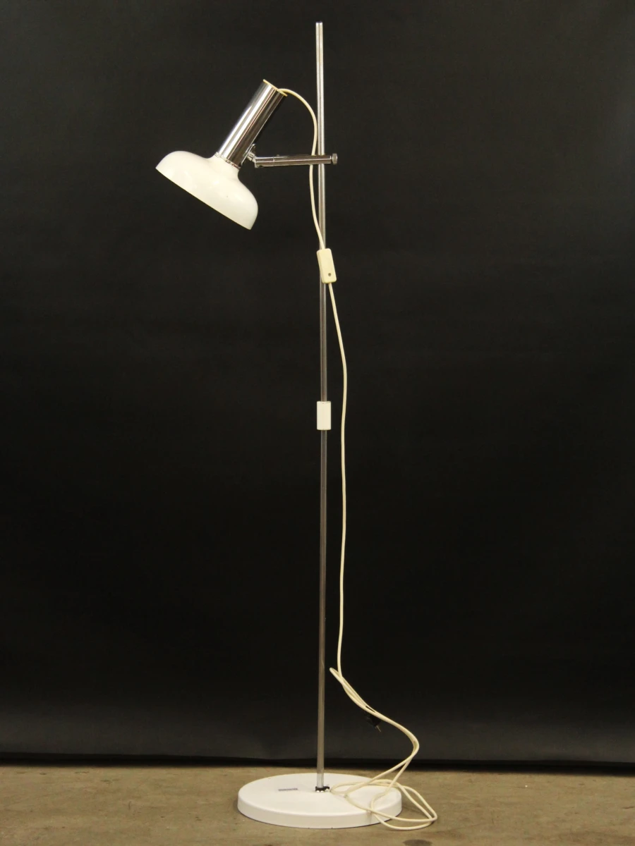 Mid Century geëmaileerde witte vloerlamp gebaseerd op Staff Leuchten