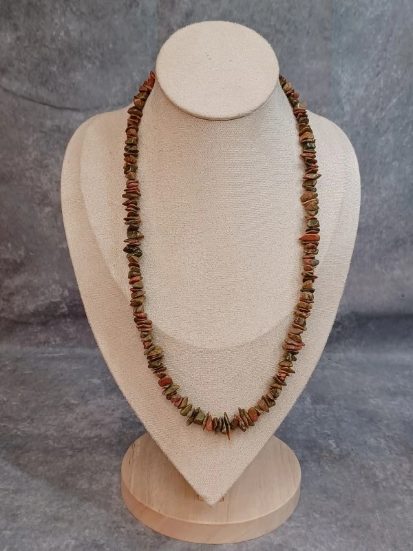 Stijlvolle handgemaakte sieraden set met natuursteen en unakiet - foto 3