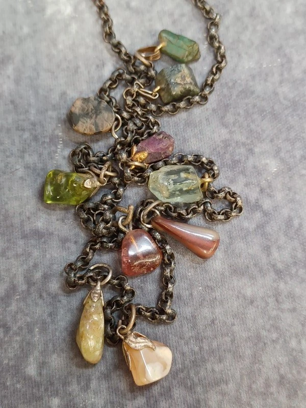 Stijlvolle handgemaakte sieraden set met natuursteen en unakiet - foto 17