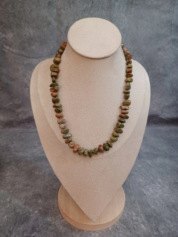 Stijlvolle handgemaakte sieraden set met natuursteen en unakiet - foto 8